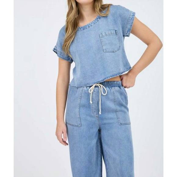 NEW BLU PEPPER washed chambray boat neck short sleeve top in blue - Picture 1 of 4